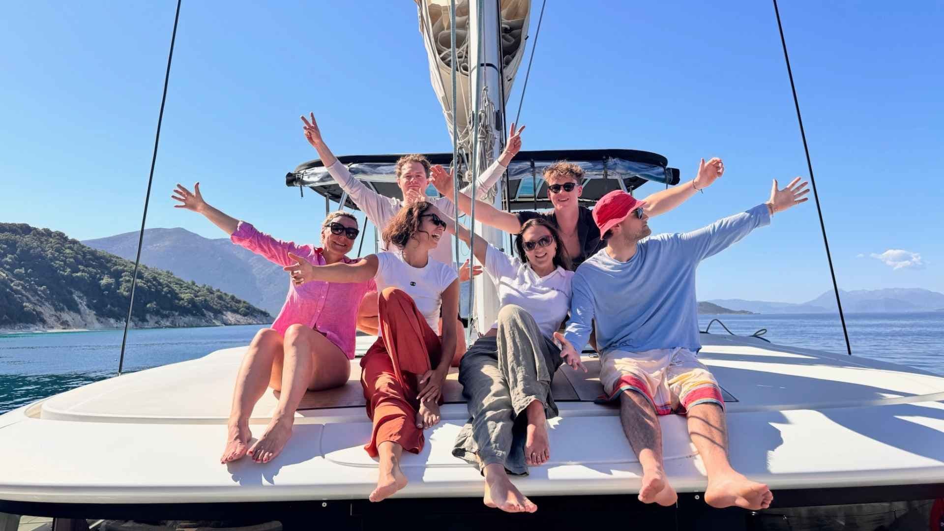 anchor-team-on-boat